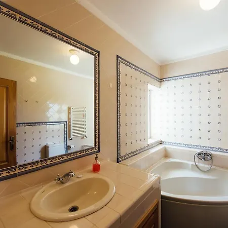 Lahoulou House *