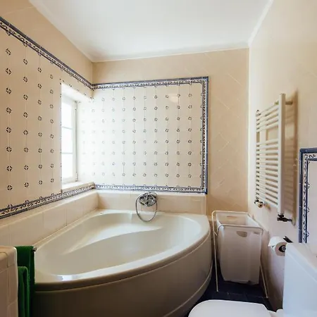 Lahoulou House *